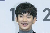 [단독] 김수현 ‘유퀴즈’ 전격 출연…‘무도’ 이후 유재석과 재회