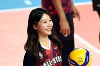 이지현 아나운서 ‘깜짝 서브~’ [포토]