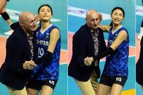 김연경 ‘내 귀에 아본단자 감독~’ [포토]