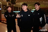 고효준-노경은 ‘코치님 선수 같아요’ [포토]
