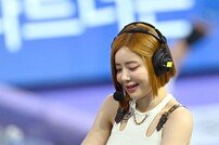 DJ 소다 ‘음악을 느끼며’ [포토]