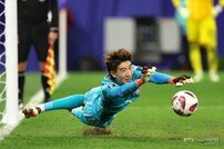 만치니 조기 퇴근시킨 '빛현우'의 승부차기 슈퍼 세이브, 한국 축구 구했다
