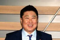 환한 미소의 김태형 감독 ‘롯데 가을 야구 믿어요~’ [포토]