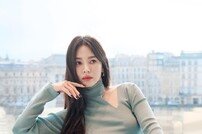 송혜교, 파리서 뽐낸 우아한 여신 자태 [DA★]