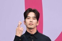 고윤, 조규성 세리머니로 [포토]