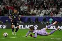 '빛현우 또 빛났다' 한국, 요르단과 전반 0-0 '막기 급급'