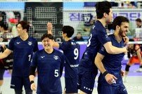 ‘1위로 올라서며 기뻐하는 대한항공’ [포토]