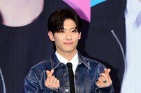 덱스 ‘하트 팡팡~’ [포토]