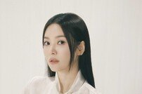 송혜교, 우아한 봄의 여신…시크한 매력까지 [화보]