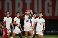 여자축구대표팀, 올해 첫 평가전서 승전고 울려…체코전 2-1 승리