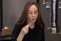 48세 싱글 권민중, 22살 연하에 대시 받아 “마지막 연애는…” (퍼펙트 라이프)