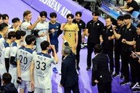 우리카드, 대한항공 꺾고 1위 추격! [포토]