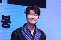 ‘삼식이 삼촌’ 감독 “송강호 첫 시리즈물 이유? 세상 바뀌고 있어”
