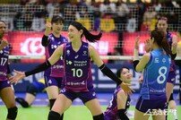 김연경 중심으로 3-0승리한 흥국생명 [포토]