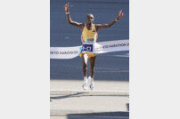 세계 기록 쓴 아디다스 러닝화 ‘아디제로 아디오스 프로 EVO 1’, 2024 서울마라톤서 모습 드러내