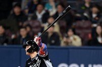 윤동희 ‘선제 1타점’ [포토]