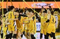 KB, 64-60으로 승리하며 챔프전 1승 1패 [포토]