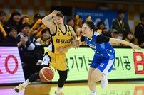 승부 가른 U-파울 [포토]