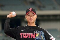 우강훈 ‘이제 LG 마운드를 책임진다’ [포토]