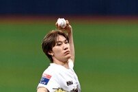 방예담, 키움 승리 기원 시구 [포토]