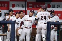김휘집-송성문, 백투백 홈런 [포토]