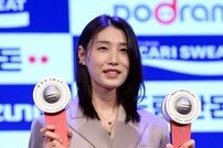 ‘2년 연속 MVP 영예’ 김연경의 라스트 댄스, 다음 시즌에도 이어진다!