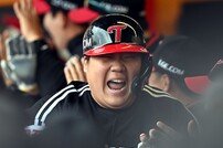 만루포 김범석, 기분이 날아갈듯~ [포토]