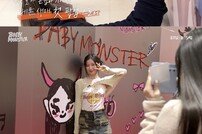 YG 베이비몬스터, ‘설렘 가득’ 데뷔 첫 팝업스토어 방문기 공개