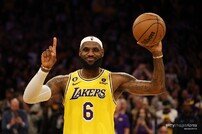 르브론, '역대 최초 20회-20년 연속 올 NBA 팀' 선정