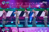 MCND, ‘엠카’로 컴백 신고식…팬심 저격 ‘X10’ 무대