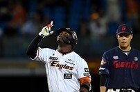 4안타 페라자, 100% 출루! [포토]