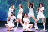 시그니처, 순백 여신의 무대!