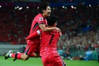 득점 이강인, 손흥민과 기쁨의 포옹!