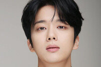 유영재, 에이컴패스와 전속계약
