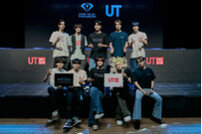 [포토] 트레저, 유니클로 ‘TREASURE UT’ 출시 기념 팬 사인회 참석