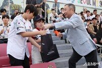 박정원 회장, 순직 소방관 가족 위로