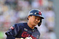 “야구장 오지 마시라 했었는데…” 부모님께 뛰는 모습 보이고 싶던 야구선수 아들 손호영 [스토리 베이스볼]