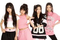 VVUP 컴백, 레트로 감성 더한 서머룩…4인 4색 매력