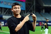 장성우, KBO 최초 피치컴 사용