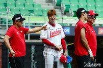 김광현, 무더위에 나 홀로 유니폼 입고 훈련