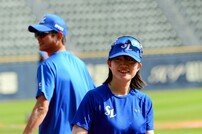 김수영 트레이너, 무더위에도 환한 미소!