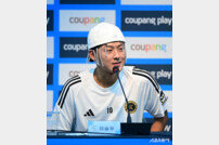 이승우, ‘유니폼 눈치 싸움 치열하다’