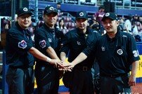 정확한 판정을 다짐하는 KBO 심판!