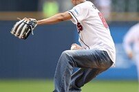 시구 이승윤 ‘두산의 스윕을’