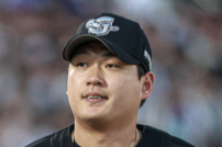 등판 전날 술자리 갔다 징계 받은 롯데 나균안, 상동구장서 개인 훈련 시작