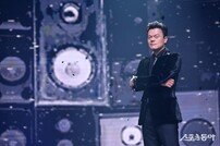 ‘딴따라 30년’ 박진영, 판 키우는 ‘JYP 월드’