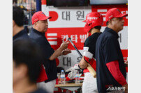 이범호 감독 ‘(김)도영아 안타 친다고 생각해’