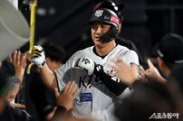 [수원 스타] KT에 반드시 필요했던 해결사 본능…황재균이 해냈다, 10호 아치로 KT 위닝시리즈 견인!