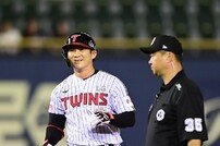 오지환, 행운의 안타에 싱글벙글