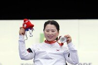 한국에 첫 메달 쏜 사격 이윤리 “어젯밤 사격일지 몇 번이나 읽었는지 몰라”